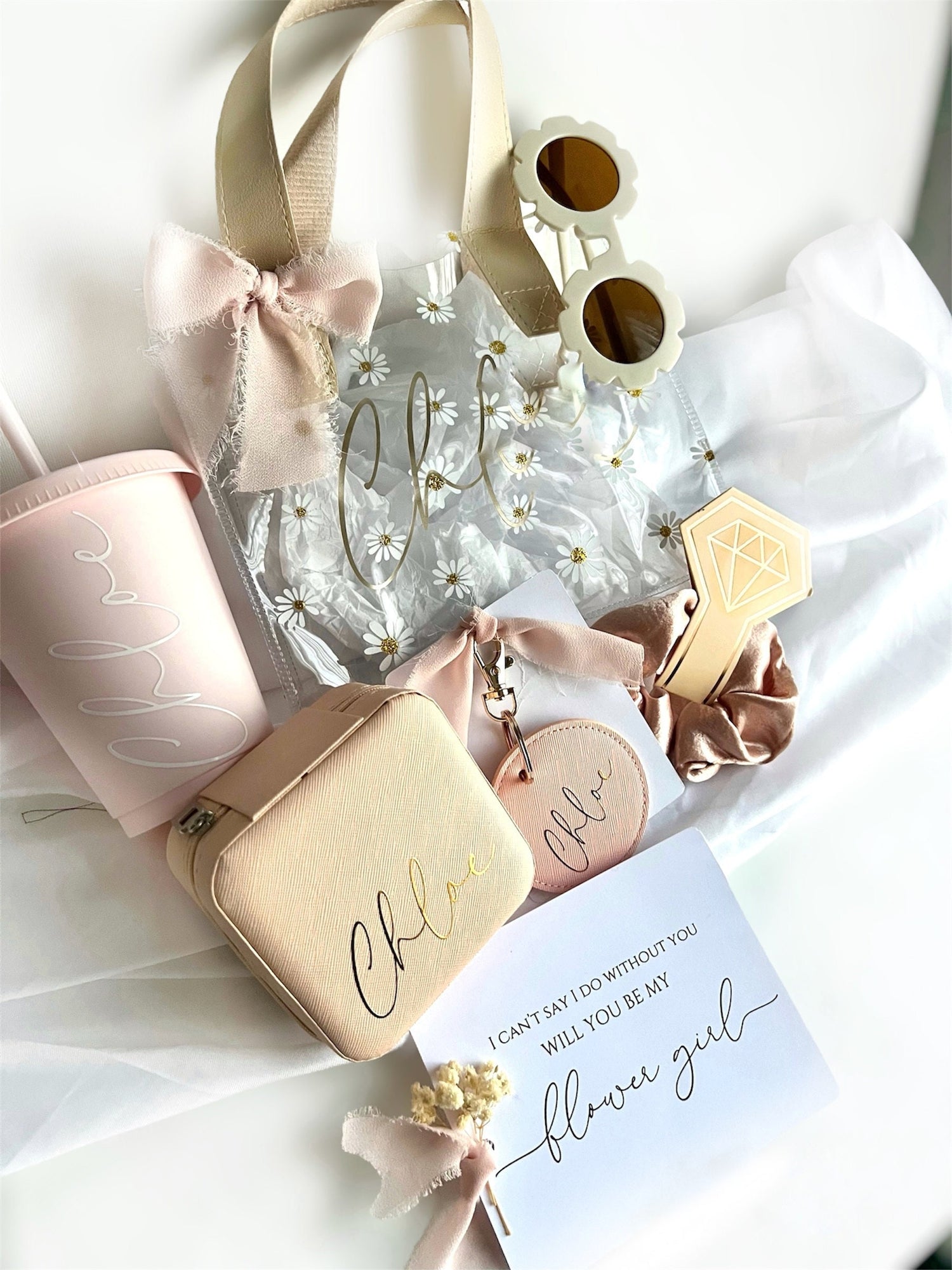 Flower girl personalised giftset in daisy pvc bag